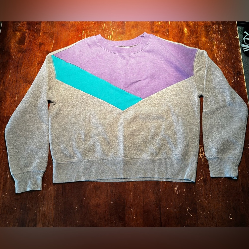 Size Small
55% cotton 
45% polyester